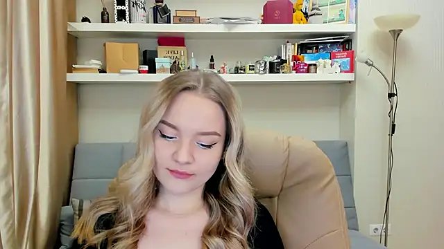 Snapshot of Kara_Smith_ chatting on January 2025 11:35:02 PM Kara Smith  online show from January 2025 11:35:02 PM