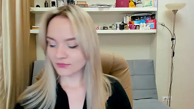 Snapshot of Kara_Smith_ chatting on February 2025 10:19:01 PM Kara Smith  online show from February 2025 10:19:01 PM