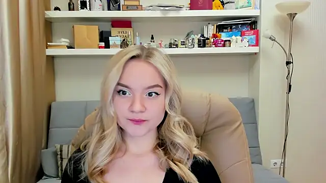 Snapshot of Kara_Smith_ chatting on February 2025 11:03:01 PM Kara Smith  online show from February 2025 11:03:01 PM