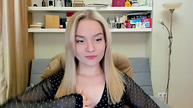 Snapshot of Kara_Smith_ chatting on February 2025 11:56:02 PM Kara Smith  online show from February 2025 11:56:02 PM