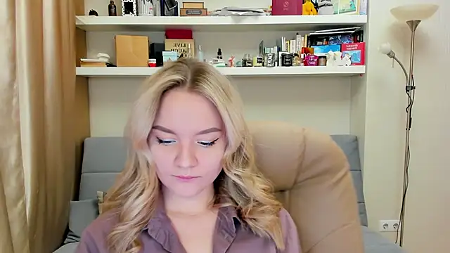 Snapshot of Kara_Smith_ chatting on March 2025 12:05:02 AM Kara Smith  online show from March 2025 12:05:02 AM