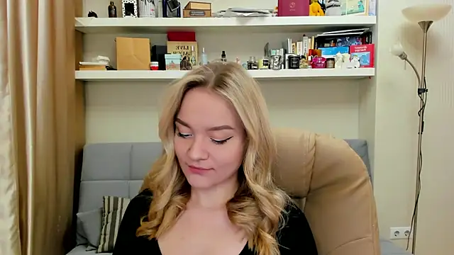 Snapshot of Kara_Smith_ chatting on March 2025 11:14:01 PM Kara Smith  online show from March 2025 11:14:01 PM