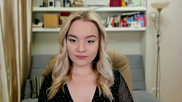 Snapshot of Kara_Smith_ chatting on September 2025 09:47:02 PM Kara Smith  online show from September 2025 09:47:02 PM