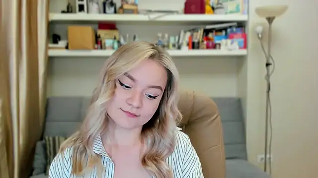 Snapshot of Kara_Smith_ chatting on September 2025 10:09:01 PM Kara Smith  online show from September 2025 10:09:01 PM