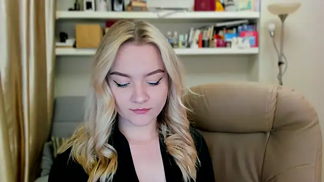 Snapshot of Kara_Smith_ chatting on September 2025 11:06:02 PM Kara Smith  online show from September 2025 11:06:02 PM