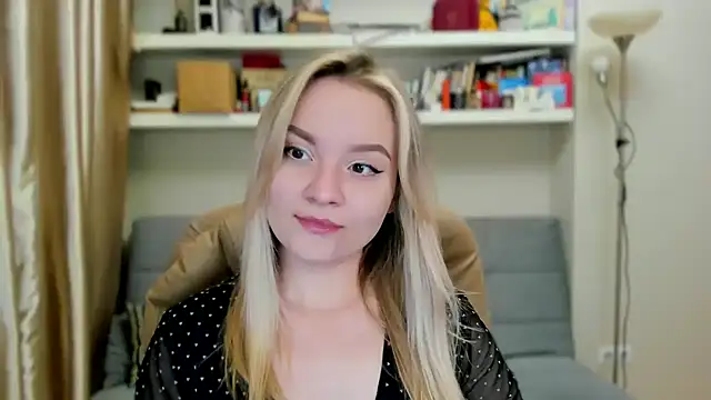 Snapshot of Kara_Smith_ chatting on September 2025 10:01:02 PM Kara Smith  online show from September 2025 10:01:02 PM