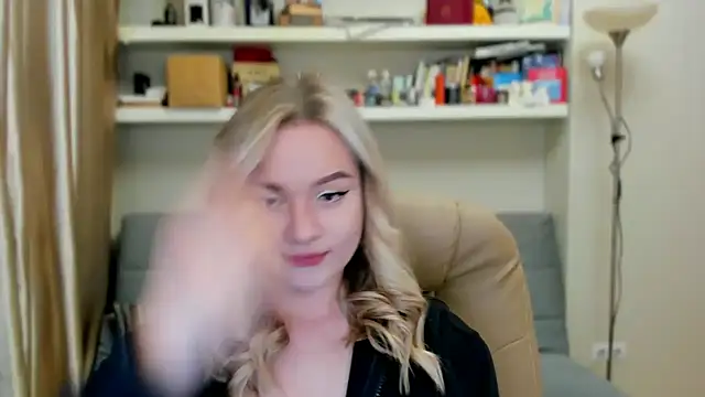 Snapshot of Kara_Smith_ chatting on October 2025 10:39:01 PM Kara Smith  online show from October 2025 10:39:01 PM