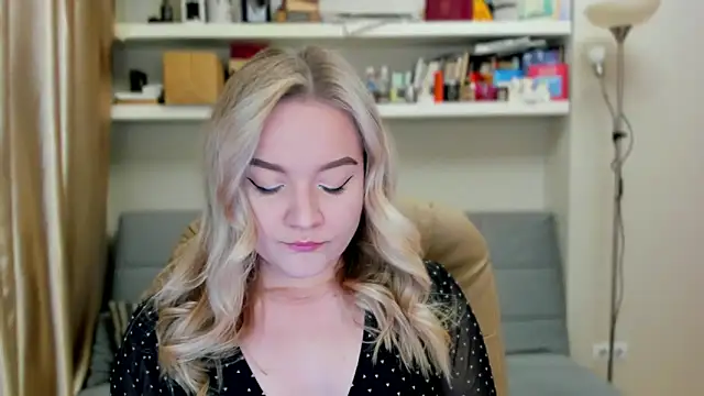 Snapshot of Kara_Smith_ chatting on October 2025 09:01:01 PM Kara Smith  online show from October 2025 09:01:01 PM