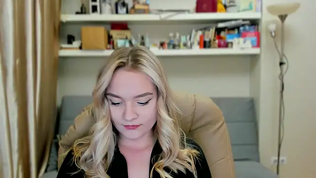 Snapshot of Kara_Smith_ chatting on October 2025 10:41:02 PM Kara Smith  online show from October 2025 10:41:02 PM