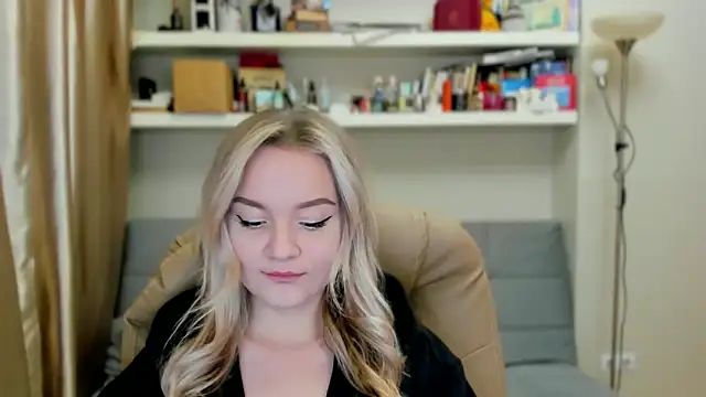 Snapshot of Kara_Smith_ chatting on October 2025 10:41:01 PM Kara Smith  online show from October 2025 10:41:01 PM