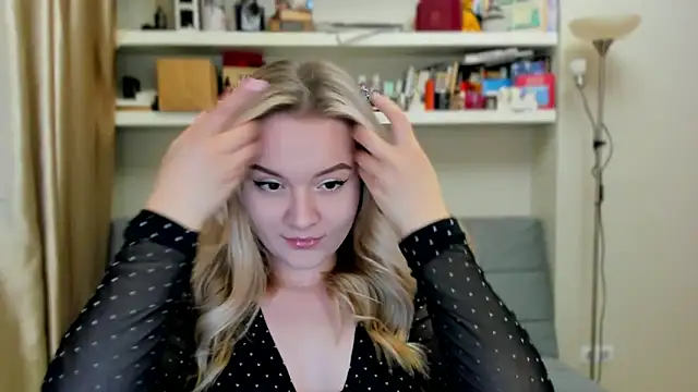 Snapshot of Kara_Smith_ chatting on October 2025 09:58:02 PM Kara Smith  online show from October 2025 09:58:02 PM