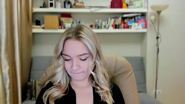 Snapshot of Kara_Smith_ chatting on October 2025 09:37:01 PM Kara Smith  online show from October 2025 09:37:01 PM