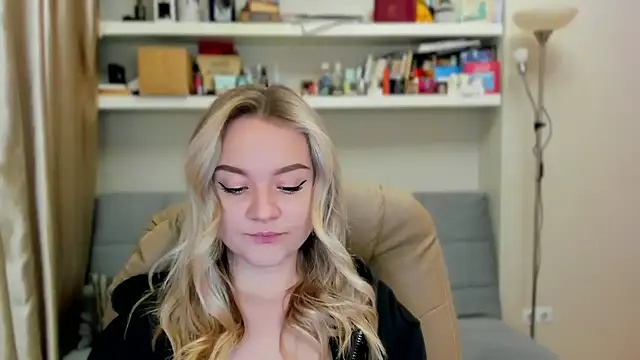 Snapshot of Kara_Smith_ chatting on October 2025 10:52:01 PM Kara Smith  online show from October 2025 10:52:01 PM