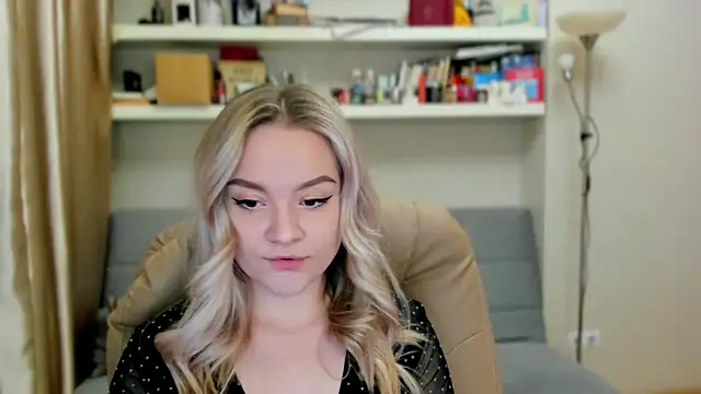 Snapshot of Kara_Smith_ chatting on October 2025 12:07:02 AM Kara Smith  online show from October 2025 12:07:02 AM