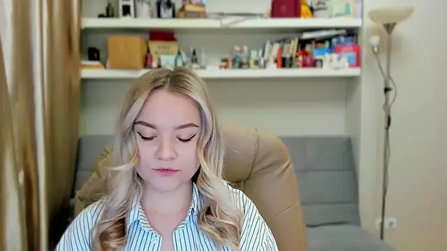 Snapshot of Kara_Smith_ chatting on October 2025 10:36:01 PM Kara Smith  online show from October 2025 10:36:01 PM