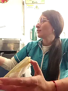 HOLY DOLL online show from October 2025 09:38:01 PM