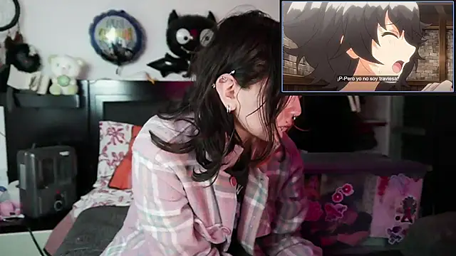 Snapshot of Devil_And_Princess chatting on October 2025 02:03:02 AM Devil And Princess online show from October 2025 02:03:02 AM