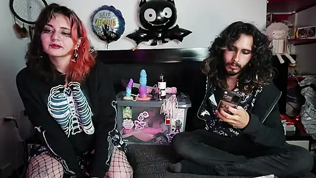 Snapshot of Devil_And_Princess chatting on November 2025 01:28:02 AM Devil And Princess online show from November 2025 01:28:02 AM