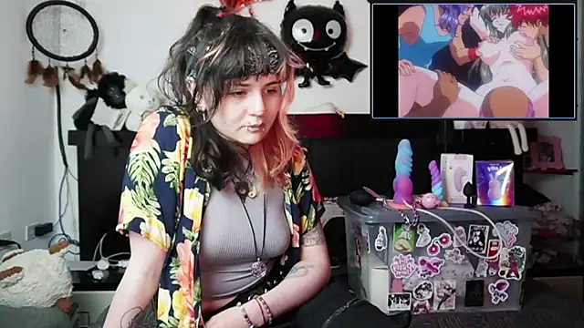 Snapshot of Devil_And_Princess chatting on December 2025 02:17:01 AM Devil And Princess online show from December 2025 02:17:01 AM