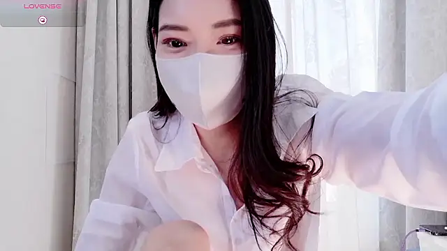 Snapshot of ___ANNA chatting on April 2026 12:19:02 AM ANNA online show from April 2026 12:19:02 AM