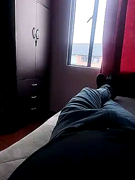 Snapshot of Andy-rtg chatting on September 2025 10:15:01 PM Andy-rtg online show from September 2025 10:15:01 PM