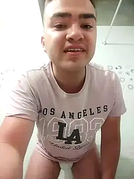 Snapshot of Andy-rtg chatting on November 2025 03:05:01 AM Andy-rtg online show from November 2025 03:05:01 AM