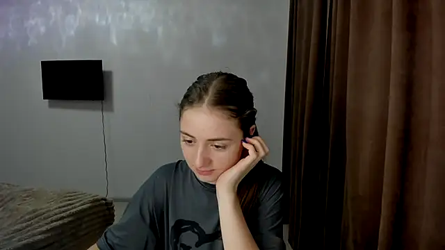 LilyHaart online show from October 2025 04:12:01 AM