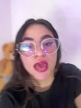 Snapshot of HADARA__ chatting on April 2026 10:54:02 PM HADARA online show from April 2026 10:54:02 PM