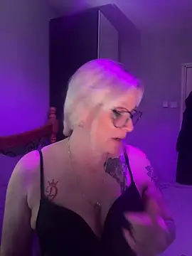 Curvy-Cleo online show from April 2026 08:34:02 PM