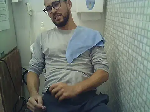 Snapshot of pdasgyn chatting on December 2025 01:05:02 PM pdasgyn online show from December 2025 01:05:02 PM