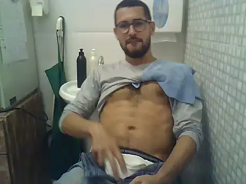 Snapshot of pdasgyn chatting on February 2026 01:21:02 PM pdasgyn online show from February 2026 01:21:02 PM