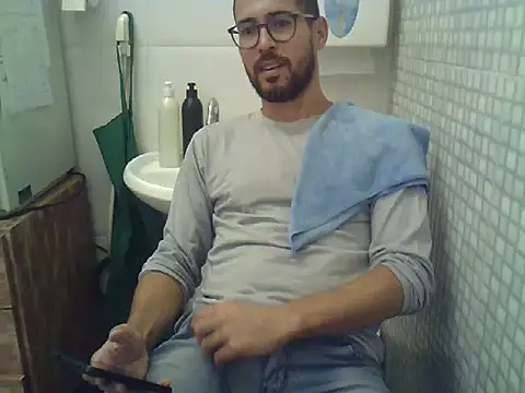 Snapshot of pdasgyn chatting on February 2026 02:28:01 PM pdasgyn online show from February 2026 02:28:01 PM