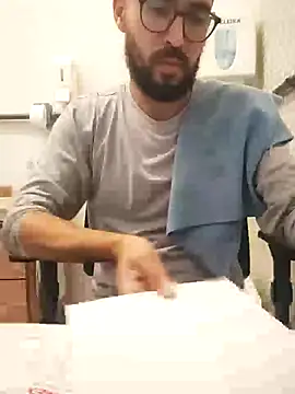 Snapshot of pdasgyn chatting on April 2026 03:01:01 PM pdasgyn online show from April 2026 03:01:01 PM