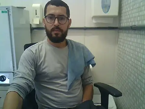 Snapshot of pdasgyn chatting on April 2026 12:18:02 PM pdasgyn online show from April 2026 12:18:02 PM