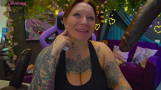 Snapshot of BlackedBarbie chatting on April 2026 08:47:01 PM BlackedBarbie online show from April 2026 08:47:01 PM