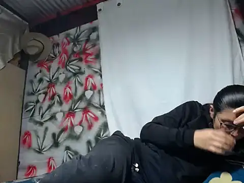 SHARONYJQVI online show from September 2025 09:53:02 PM