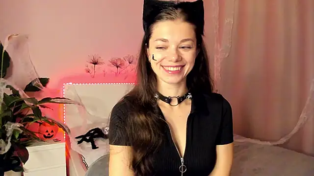 Eva McCoy online show from October 2025 09:11:04 AM