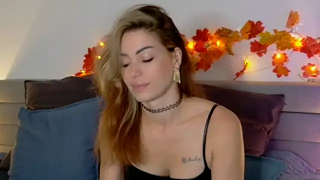 Snapshot of SweetDarling7 chatting on November 2025 01:42:02 PM SweetDarling7 online show from November 2025 01:42:02 PM