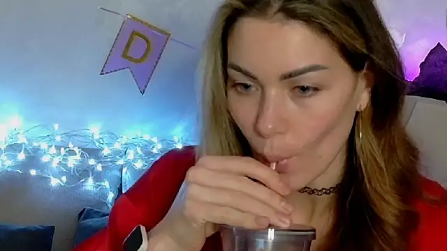 Snapshot of SweetDarling7 chatting on December 2025 05:17:01 PM SweetDarling7 online show from December 2025 05:17:01 PM