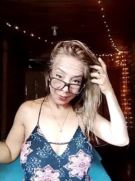 Lady Lolla11 online show from March 2026 02:32:01 PM