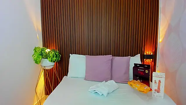 sophia martinezz  online show from March 2025 12:12:01 PM