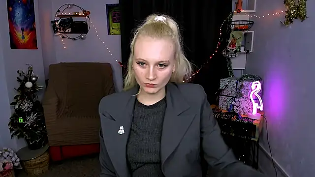 Snapshot of madam_uliis chatting on January 2026 03:27:02 PM madam uliis online show from January 2026 03:27:02 PM