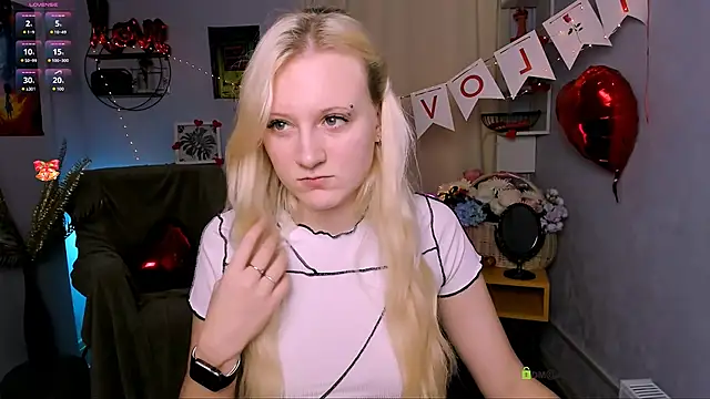 Snapshot of madam_uliis chatting on February 2026 10:44:02 AM madam uliis online show from February 2026 10:44:02 AM