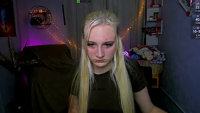Snapshot of madam_uliis chatting on April 2026 05:10:01 PM madam uliis online show from April 2026 05:10:01 PM