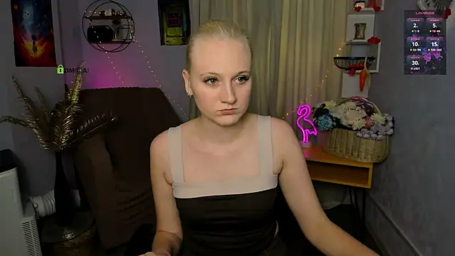 Snapshot of madam_uliis chatting on May 2026 01:41:02 PM madam uliis online show from May 2026 01:41:02 PM
