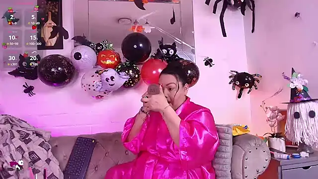 Snapshot of EllenaBoobs_ chatting on October 2025 05:59:01 AM EllenaBoobs online show from October 2025 05:59:01 AM