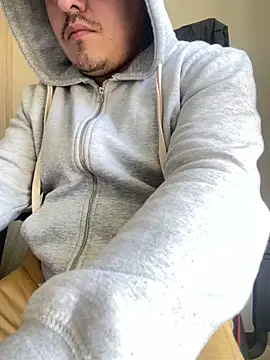 Snapshot of Gusta_bi chatting on December 2025 02:21:01 PM Gusta bi online show from December 2025 02:21:01 PM