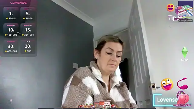 GoldenSquirter online show from December 2025 09:18:01 AM