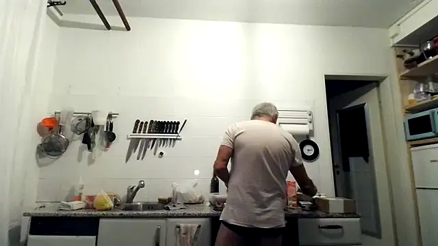 Berg Boy online show from October 2025 04:15:01 AM