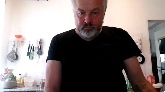 Berg Boy online show from November 2025 12:05:02 PM